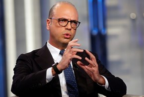 Il tormentone dell’estate: Angelino dove lo metto?