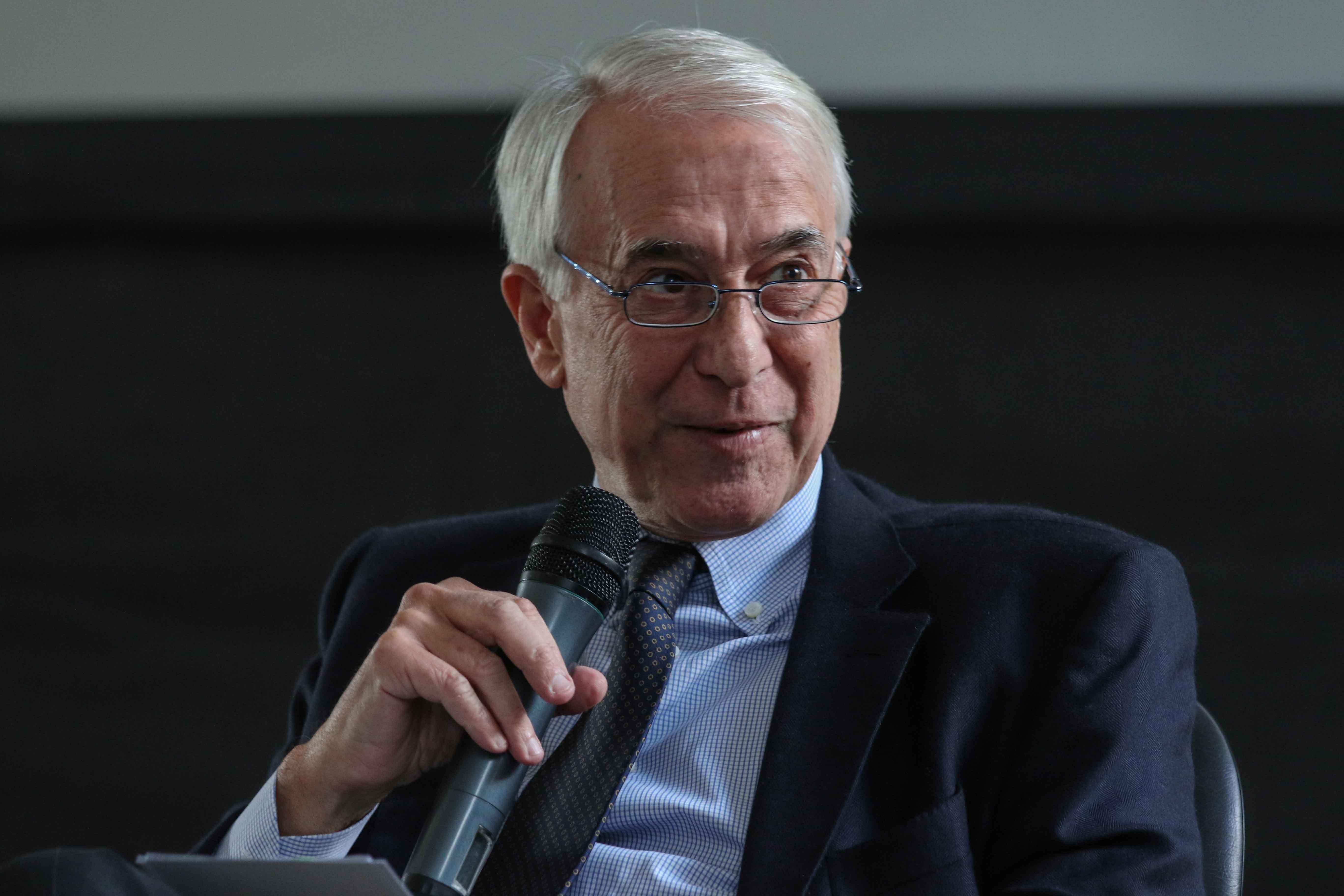 A chi non va bene Pisapia il mediatore