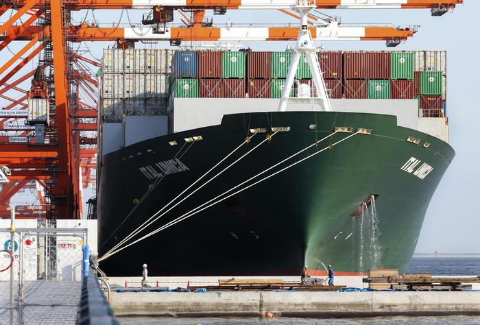 Istat: export -1,4% a luglio, +5,1% su anno