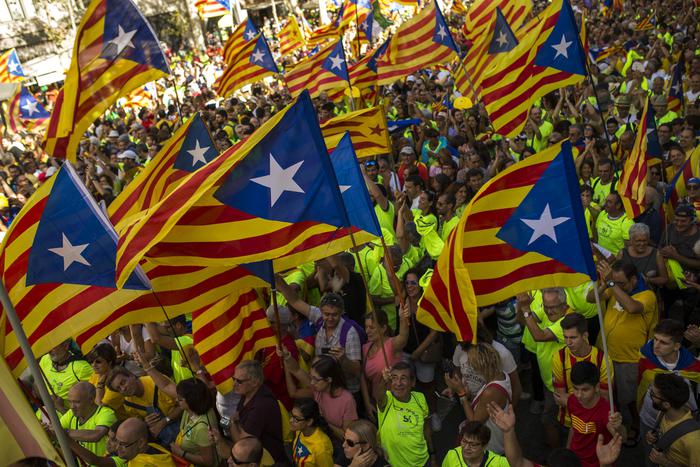 Catalogna: il sindaco di Barcellona chiede la mediazione Ue
