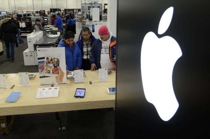 Il giudice: “L’Fbi può tacere sull’iPhone di San Bernardino”