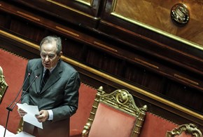 Padoan vira dai bilanci alle sfere magiche