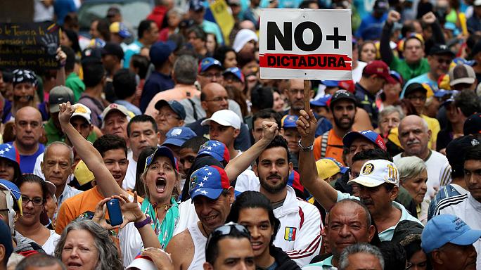 Venezuela, l’opposizione contesta il voto: brogli
