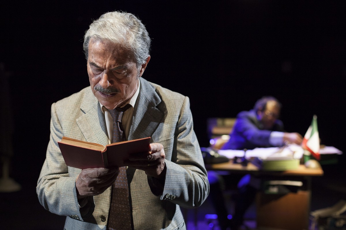 Massimo Dapporto è “Un borghese piccolo piccolo”