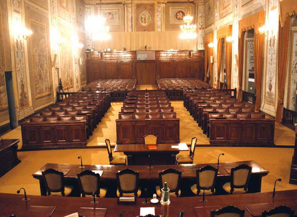 Indennità parlamentari: Mauro: “Stop agli abusi”