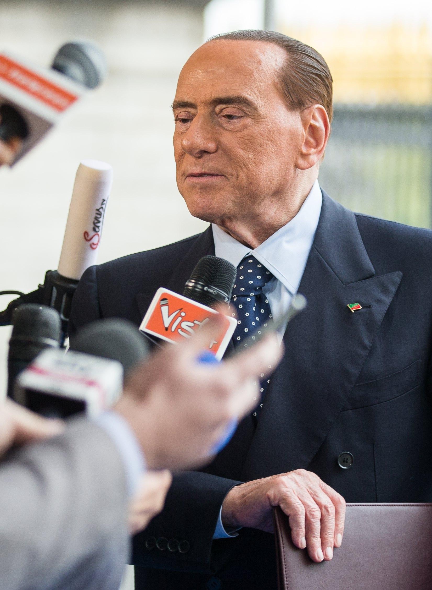 Una minestra riscaldata per avvelenare Berlusconi