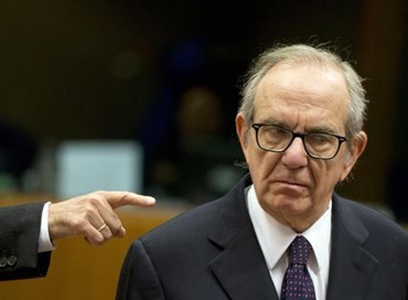 Padoan e Tajani contro la Bce: “Sugli Npl va oltre i limiti”