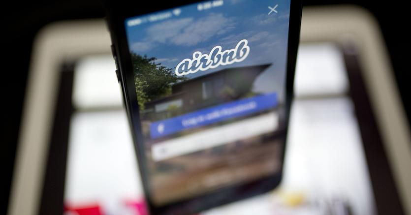 L’Antitrust boccia l’equo compenso e la “tassa Airbnb”