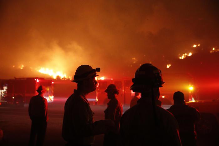 Rogo a Los Angeles, evacuati in 150mila