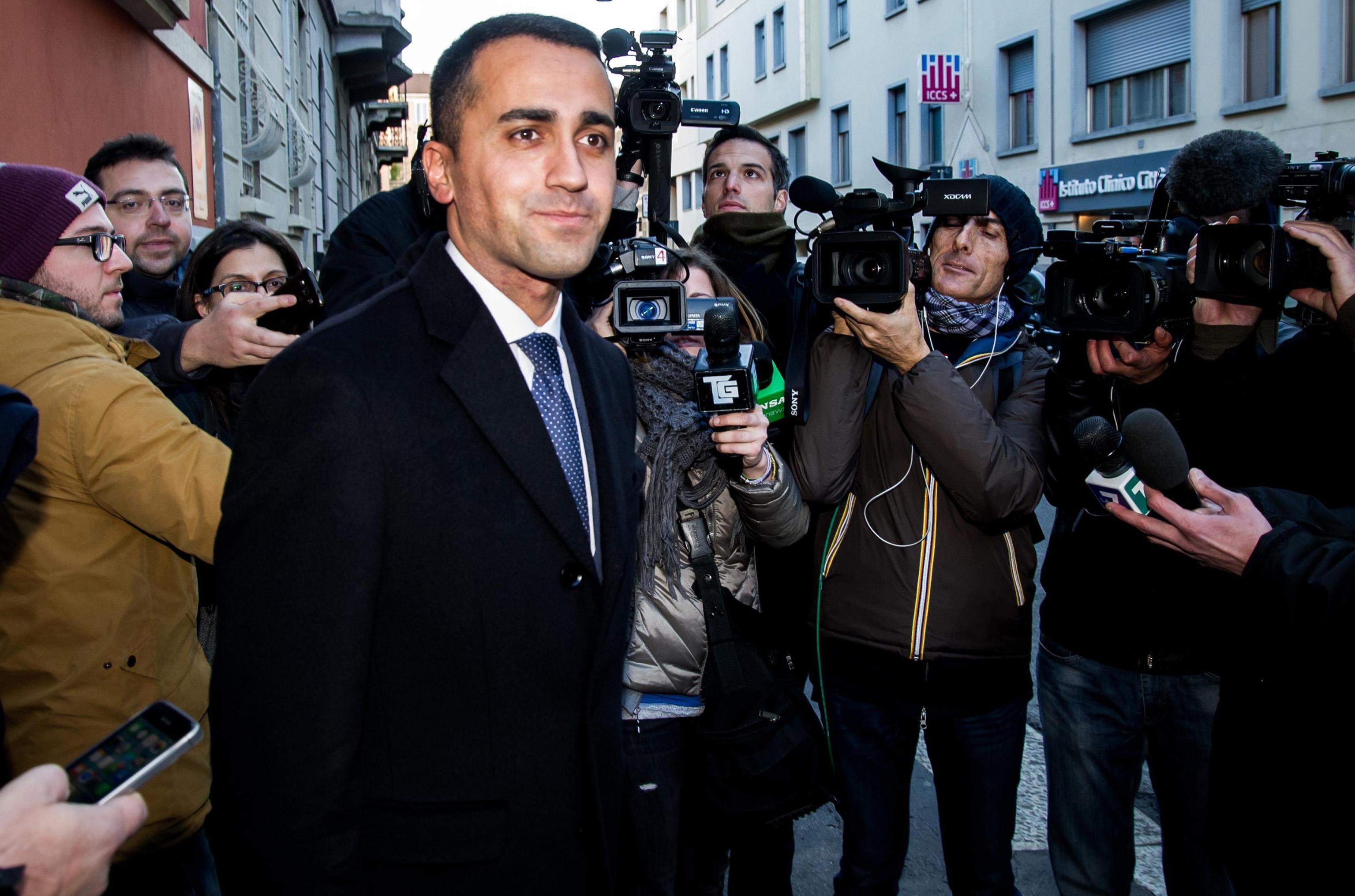 Sulle banche Luigi Di Maio gareggia con le scimmie