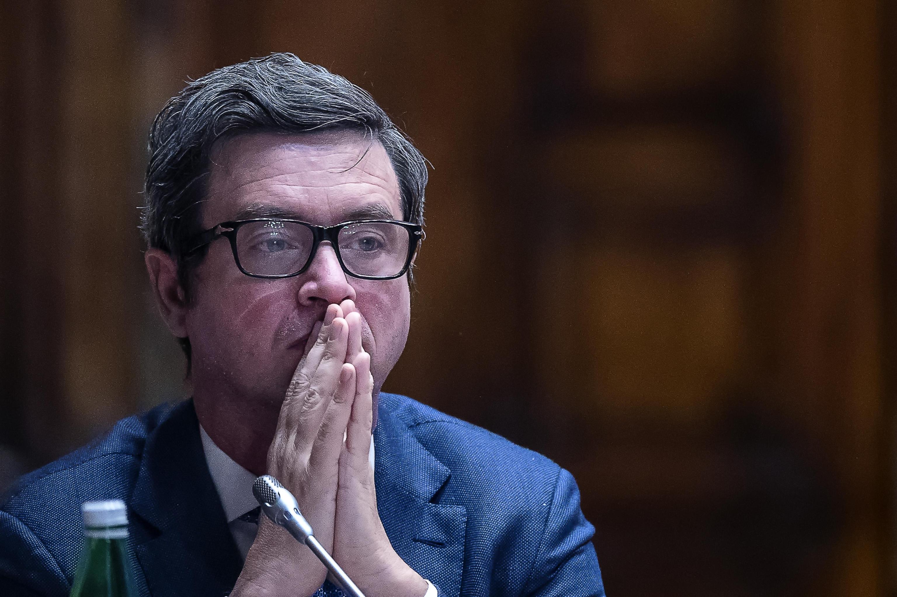 Renzi blinda la Boschi, Orlando: “Così perdiamo”