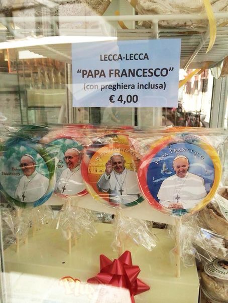 Il lecca-lecca papale