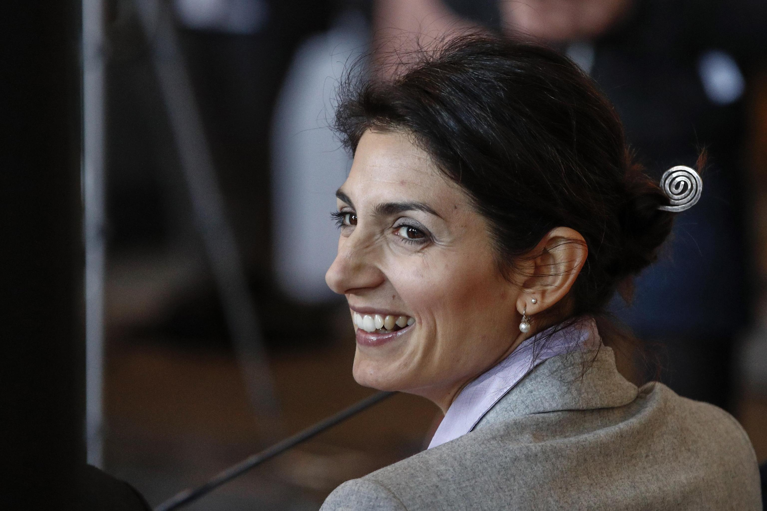 La gran trovata della Raggi antifascista