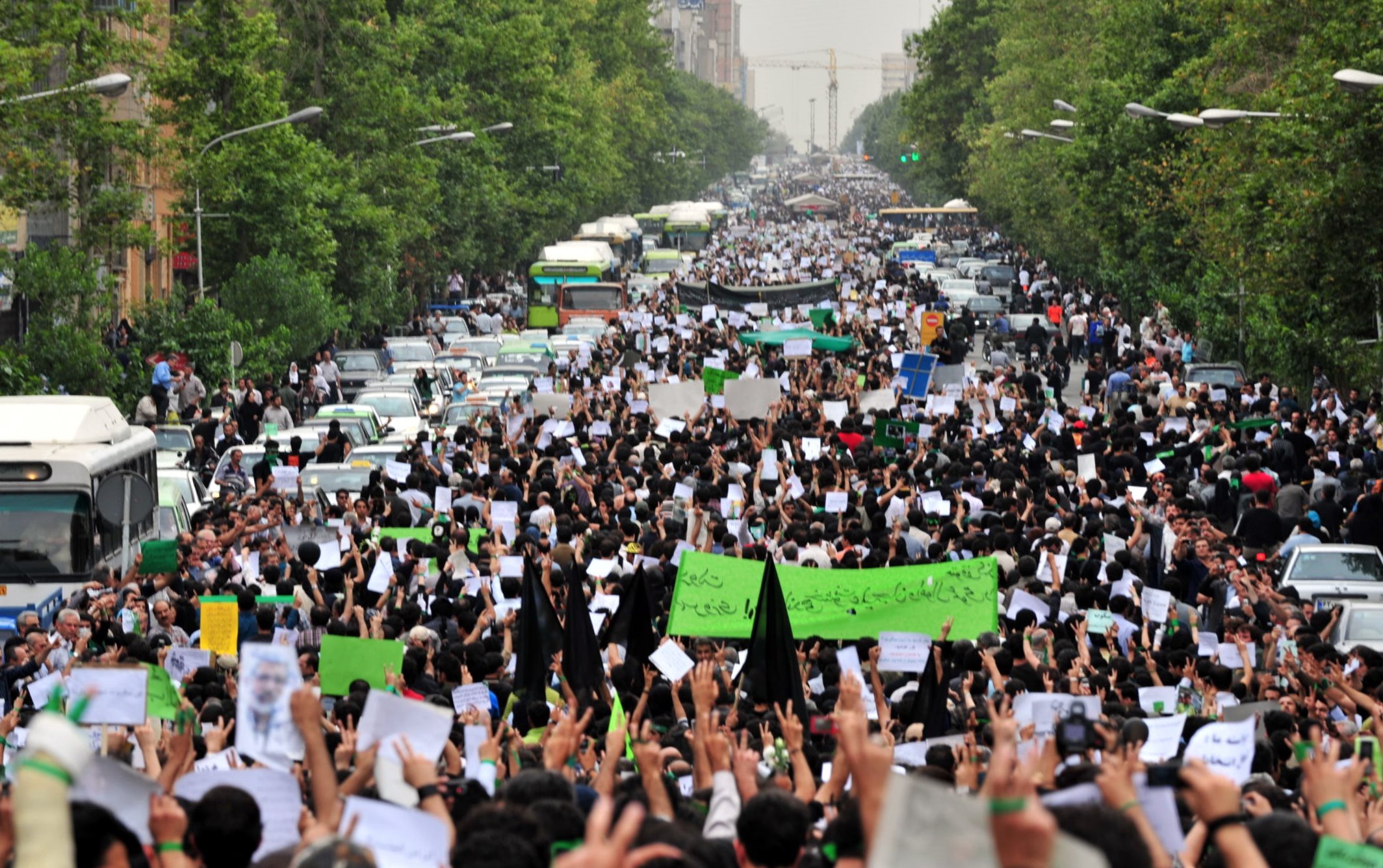 Gli Stati Uniti valutano sanzioni contro l’Iran per repressione proteste