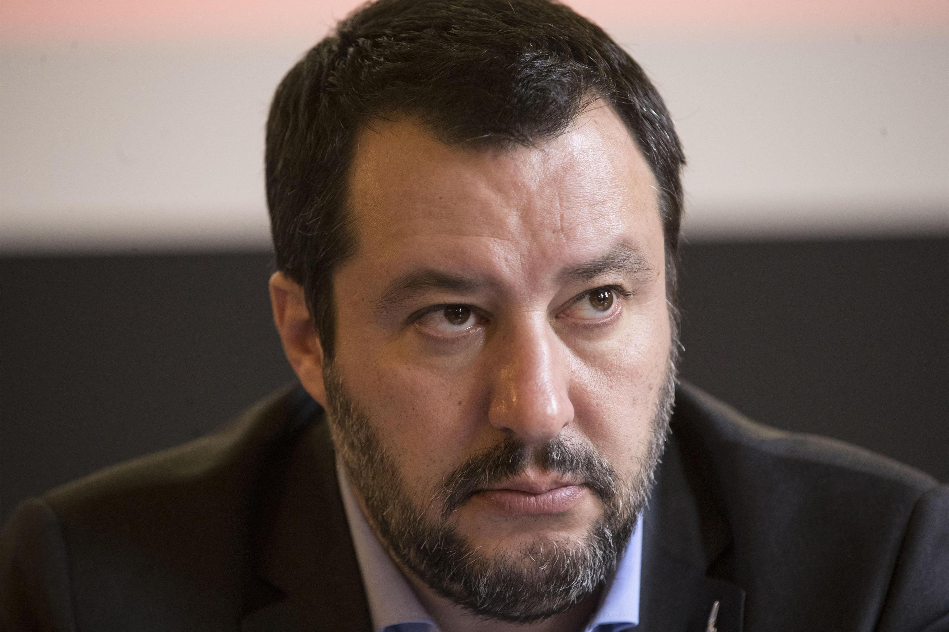 Dalla Procura di Genova un assist per Salvini