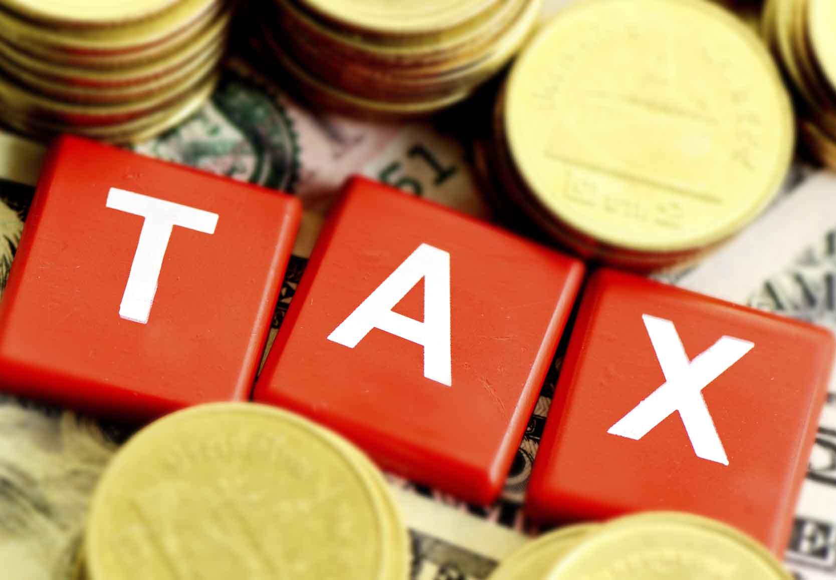 La sinistra “tassa e spendi” contro la flat tax
