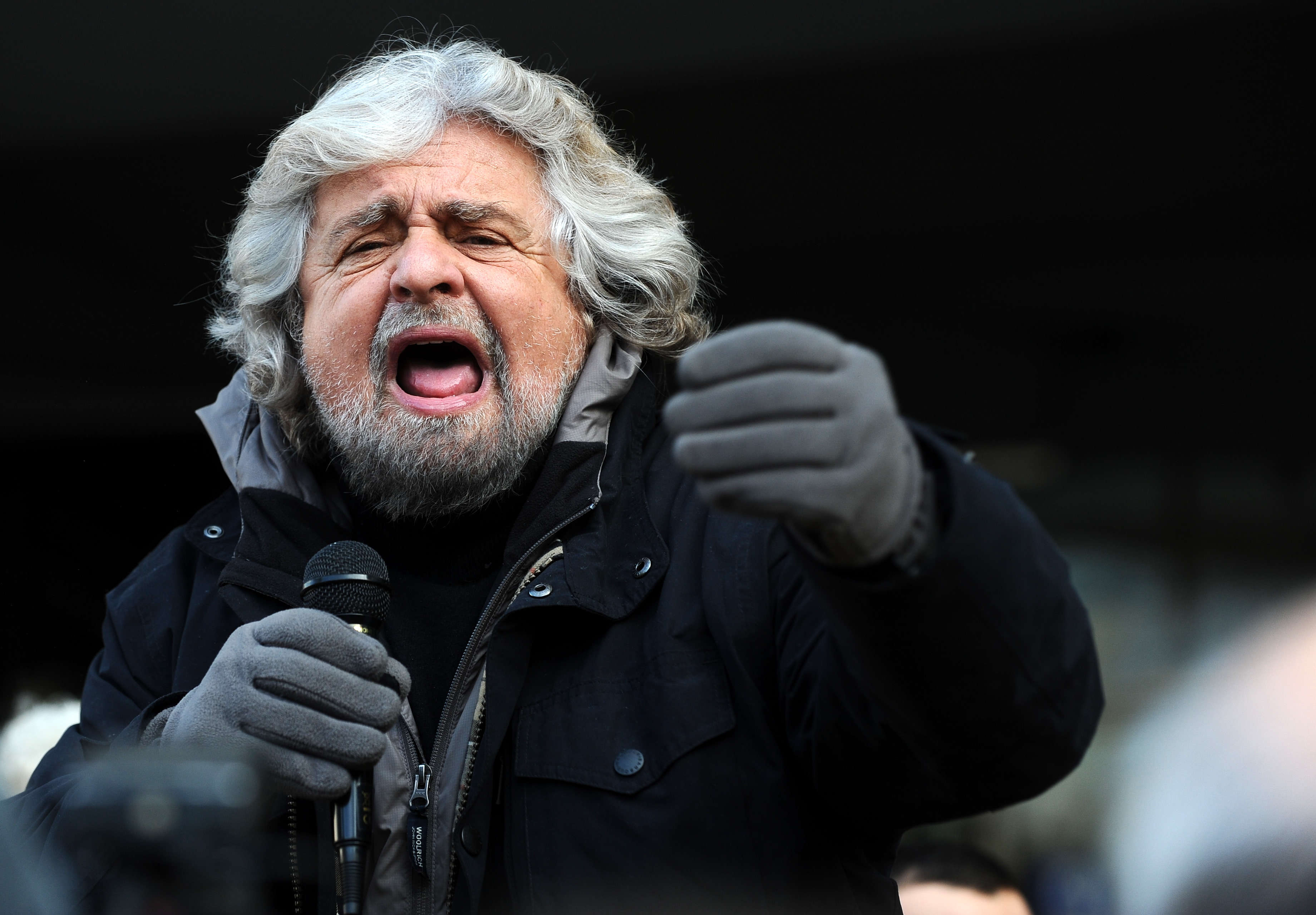 Grillo: “Il futuro? È il reddito di nascita”