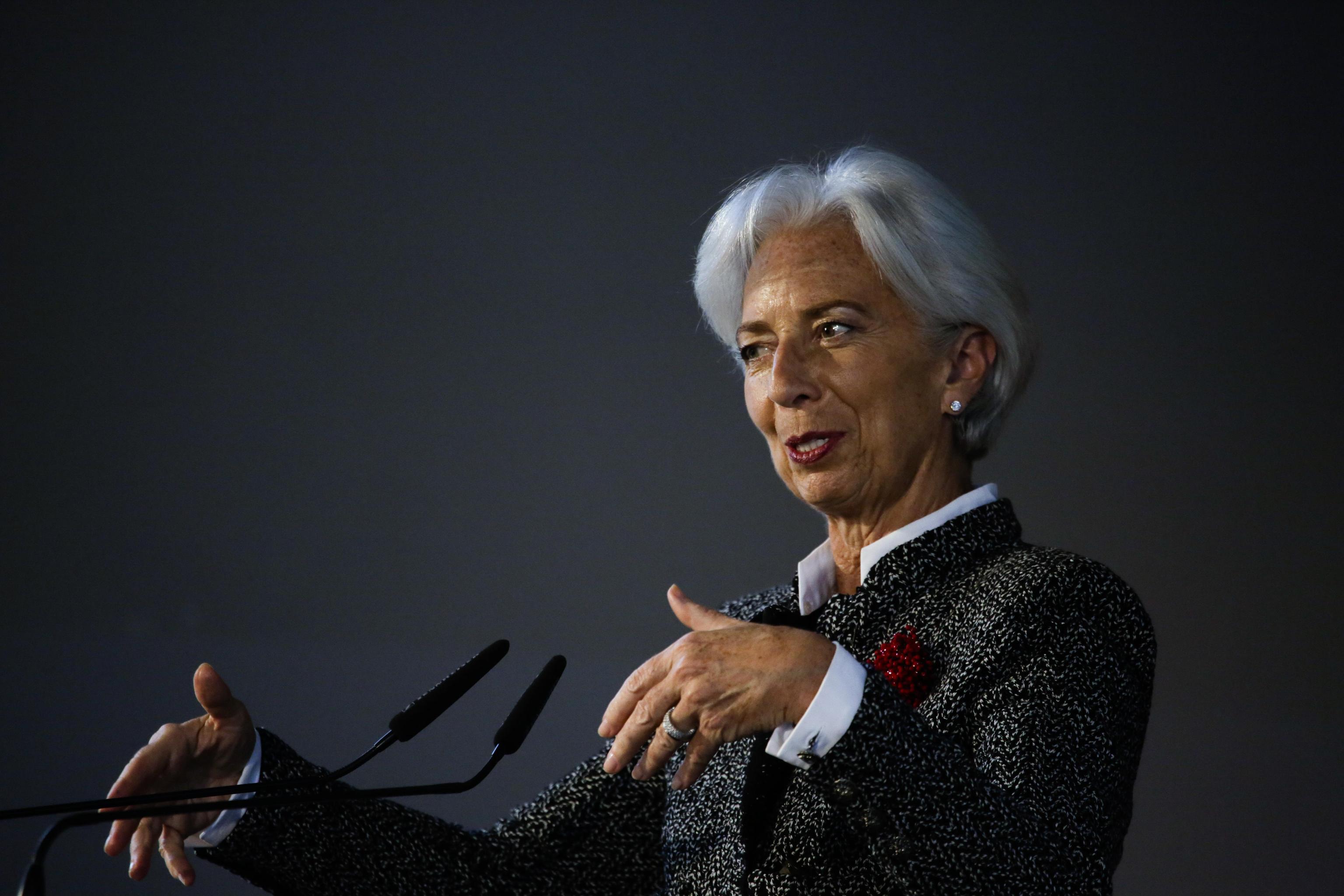 Lagarde lancia allarme debito, dazi non sono rimedio 