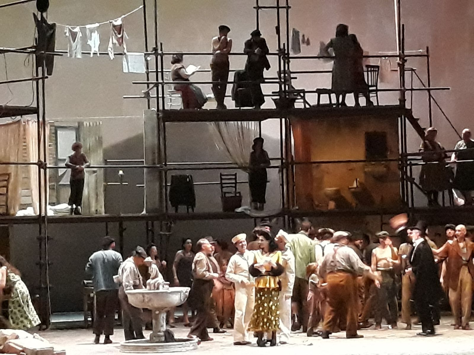 Il debutto di successo dell’opera “Miseria e nobiltà”