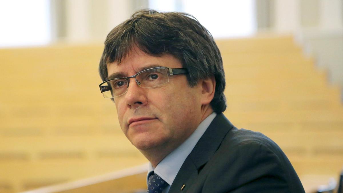 Puigdemont fa un passo indietro e lancia Jordi Sanchez