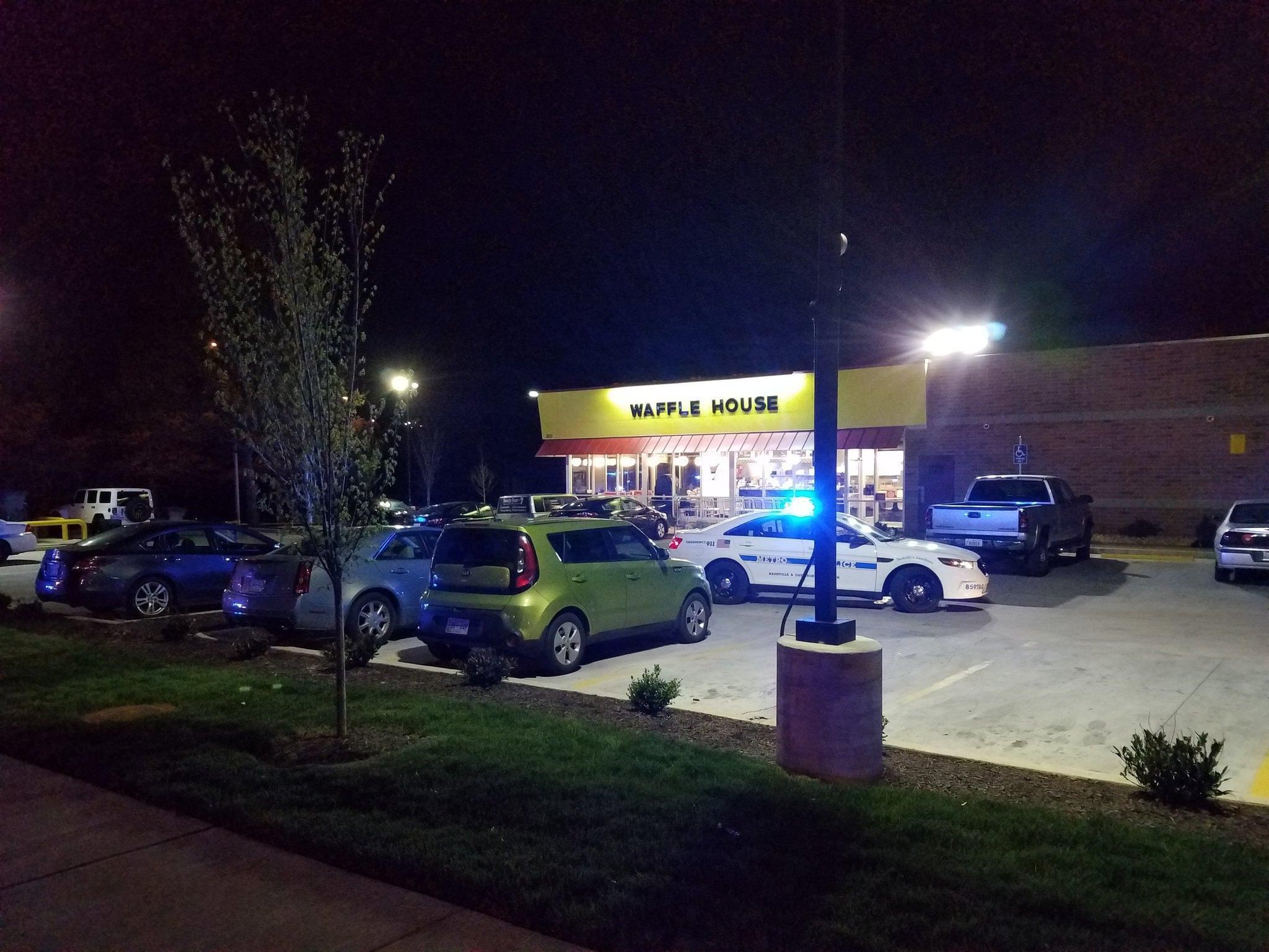 Usa: strage in un locale a Nashville, killer in fuga armato 