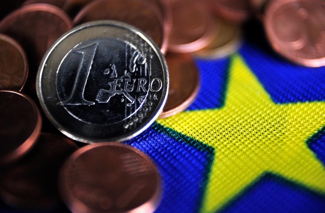 Ue certifica conti, deficit al 2,3%, penultimi su debito 