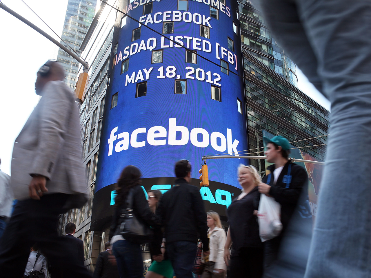 Facebook batte le attese di Wall Street e vola in Borsa 