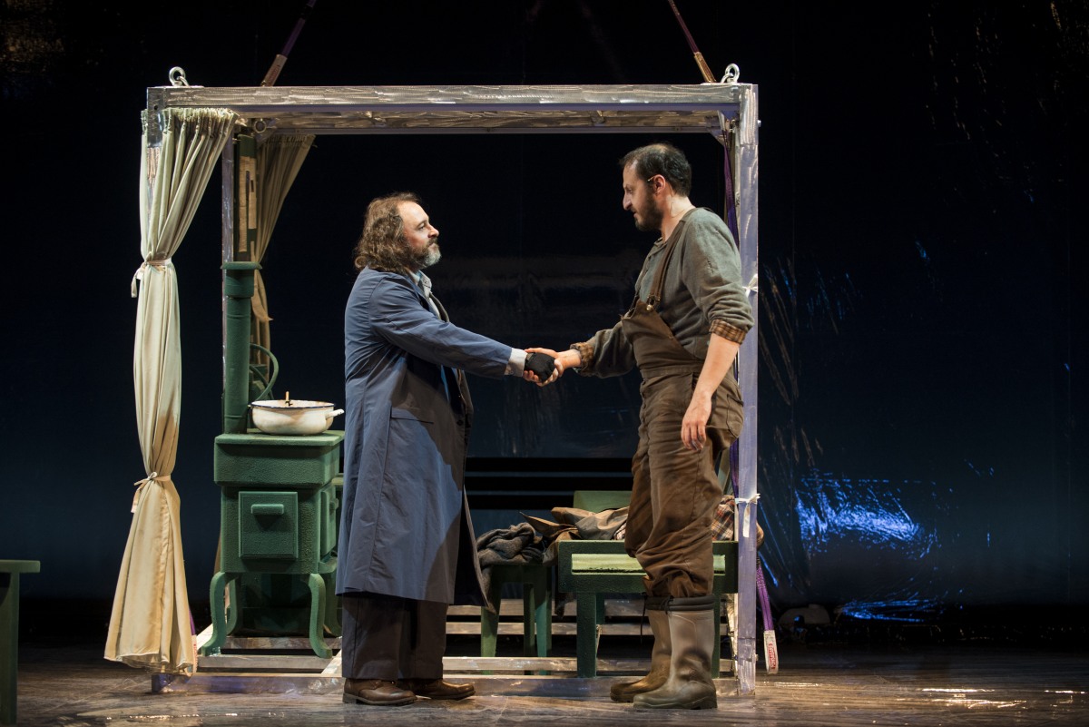 “Smith & Wesson” di Vacis da stasera al Teatro Modena di Genova