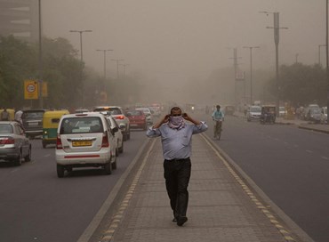 Tempesta di sabbia in India: oltre 90 morti