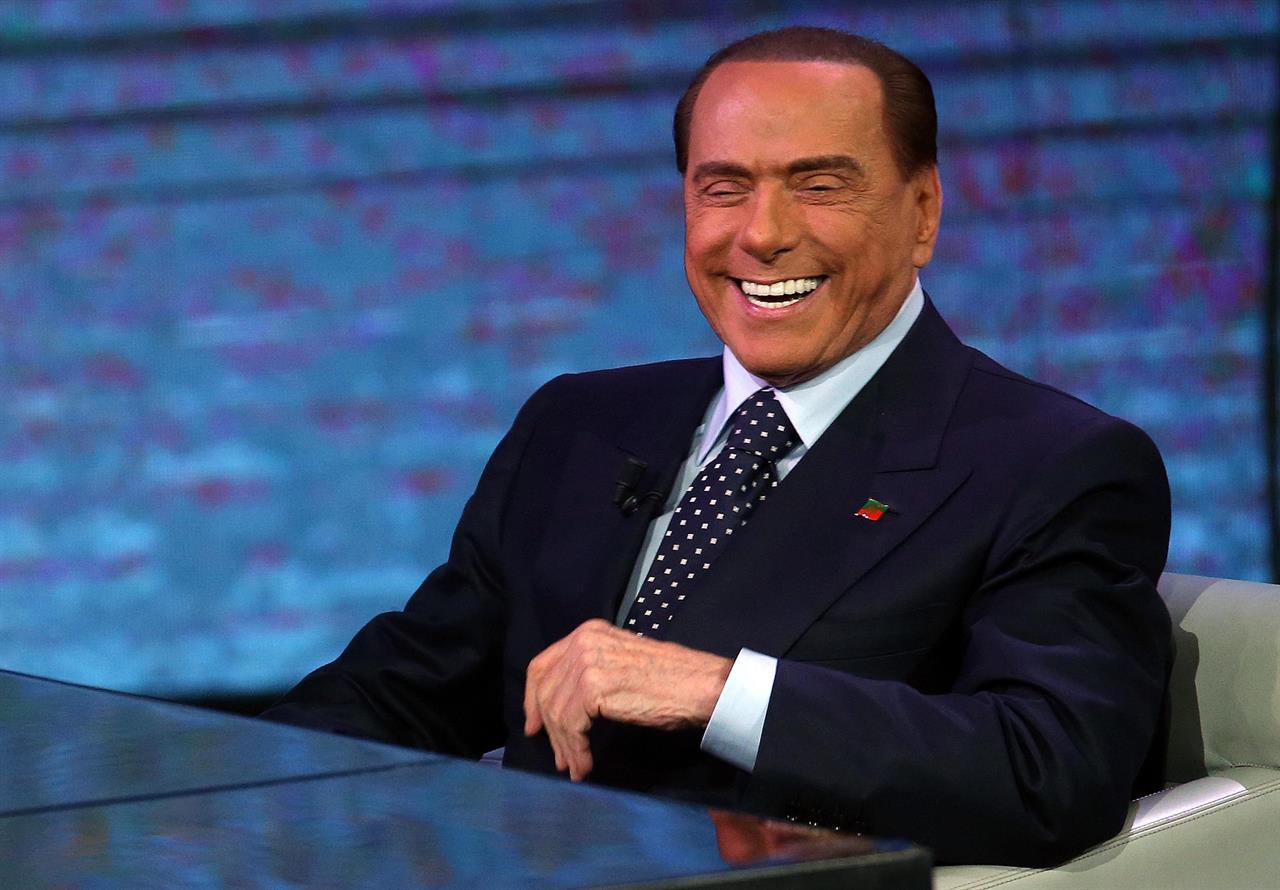 Berlusconi: “Mai appoggi esterni”