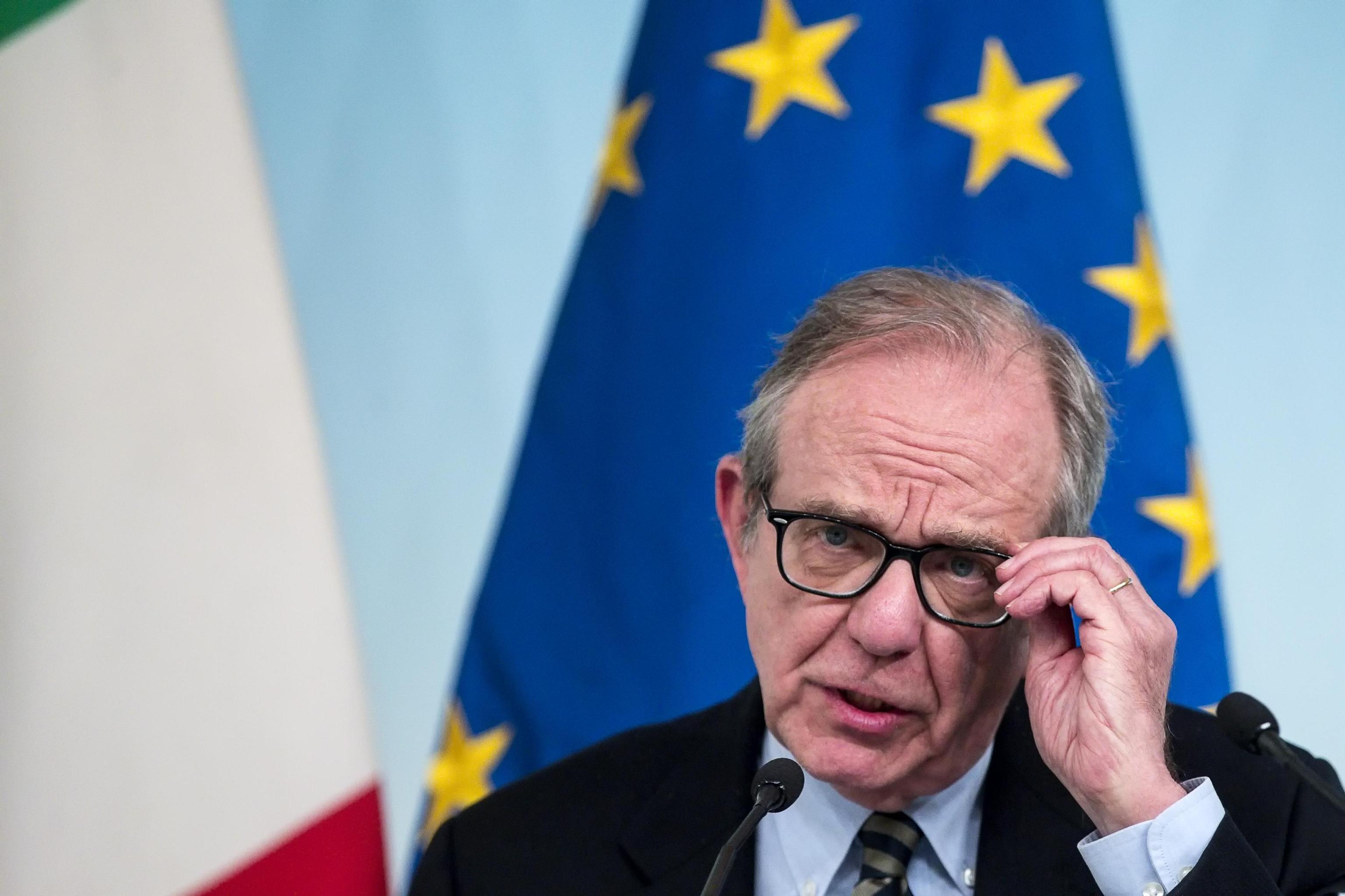 Padoan, rischio incertezza politica, stop Iva in autunno