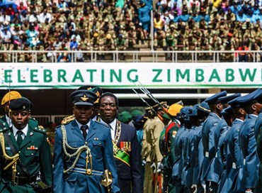 Zimbabwe, licenziati i 16mila infermieri che hanno scioperato