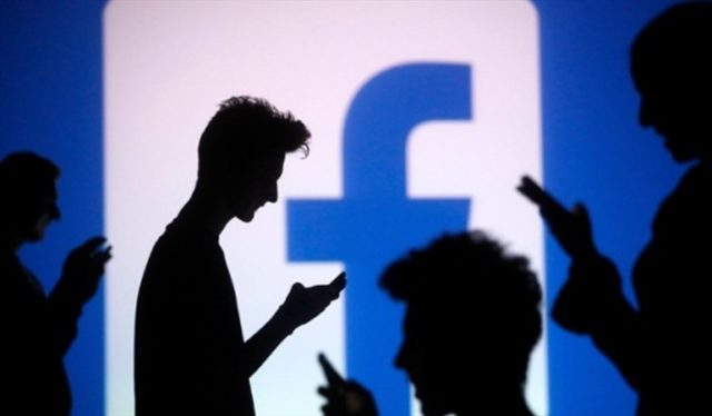Facebook e i 10 consigli per gli adolescenti
