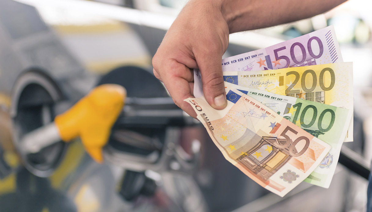 Governo: “Stop accise sulla benzina”