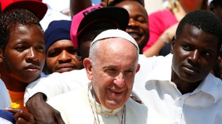 Il Papa, i migranti e l’Imu