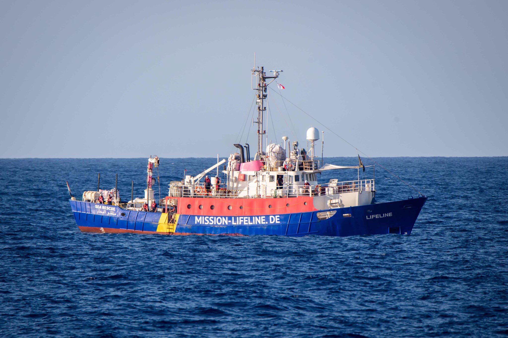 Il braccio di ferro tra Salvini e la nave Lifeline
