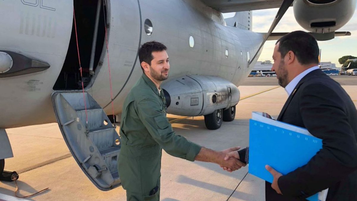 Migranti, Matteo Salvini vola in Libia