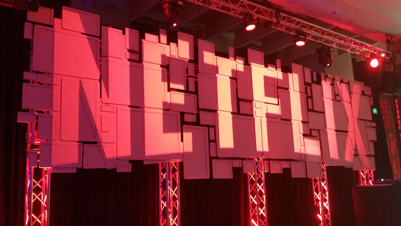 Netflix, colosso che punta su produzioni originali 