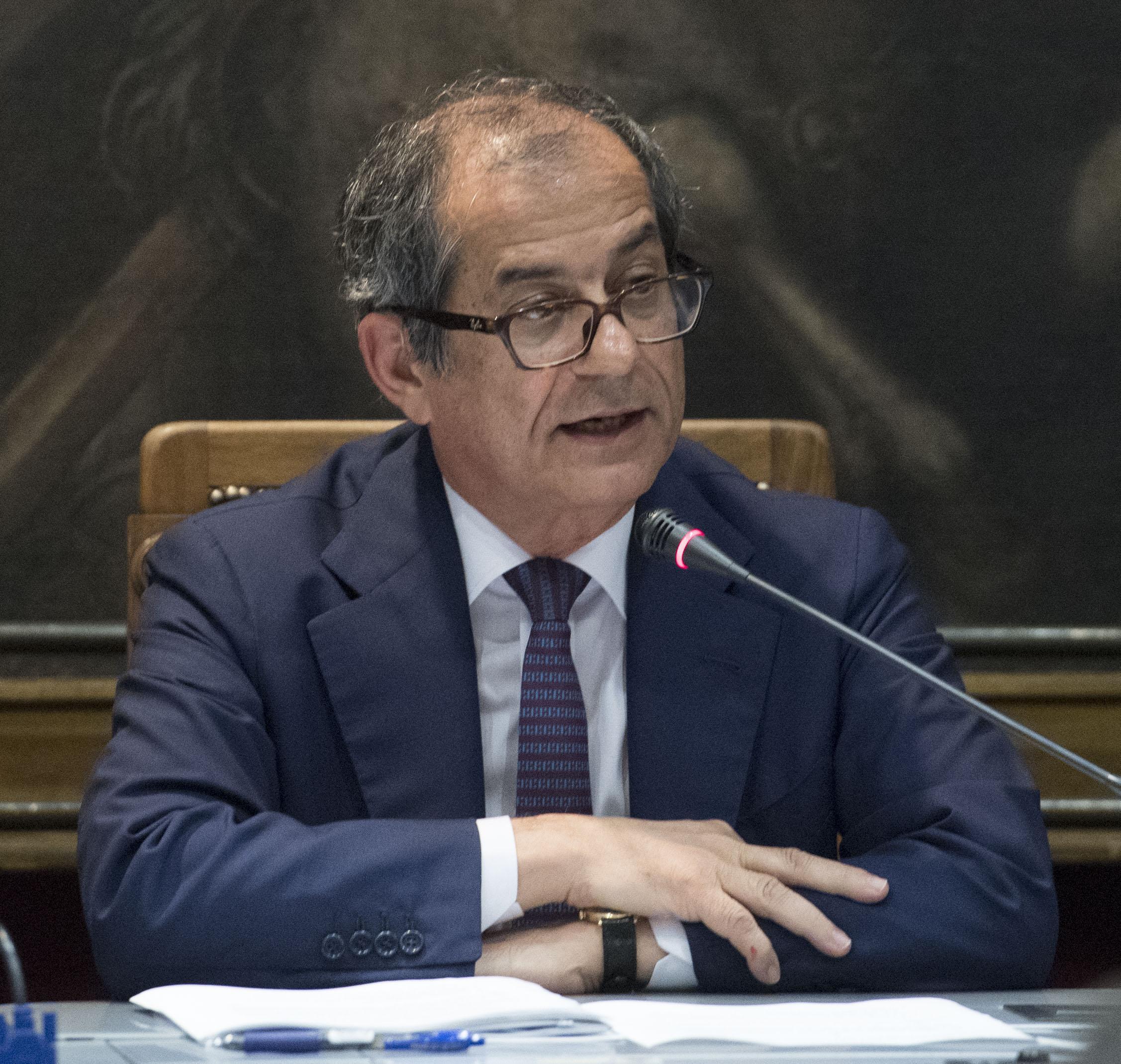 Tria, ministro a guardia del bidone (e dei bidonisti)