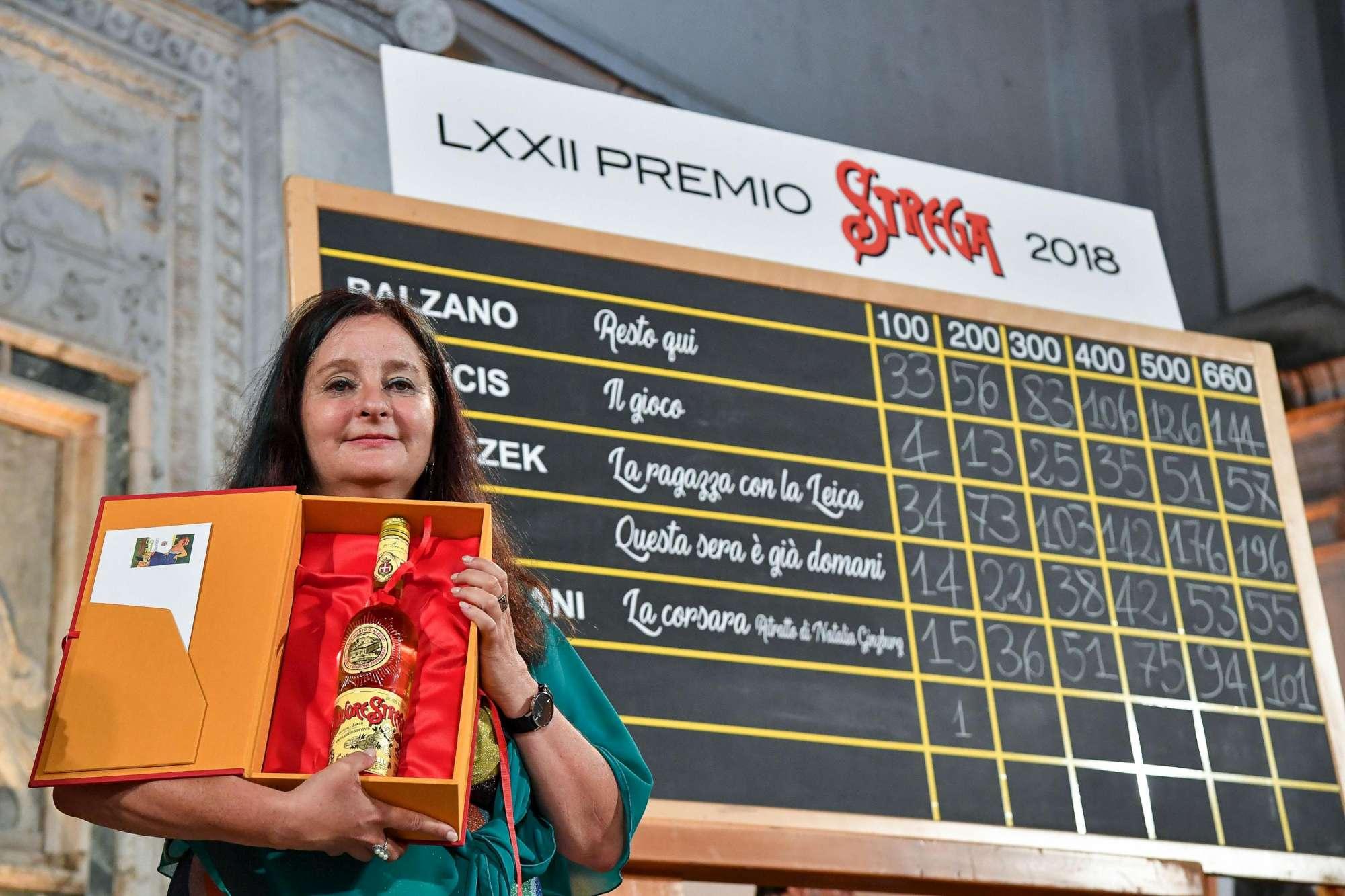 Premio Strega alla Janeczek, per “La ragazza con la Leica”