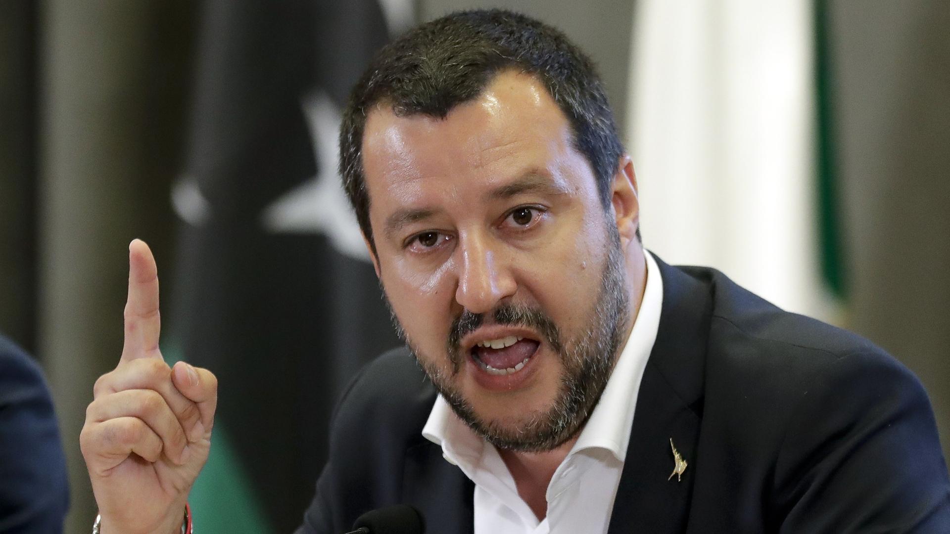 Migranti, Salvini: “Non possiamo sostituire i libici”