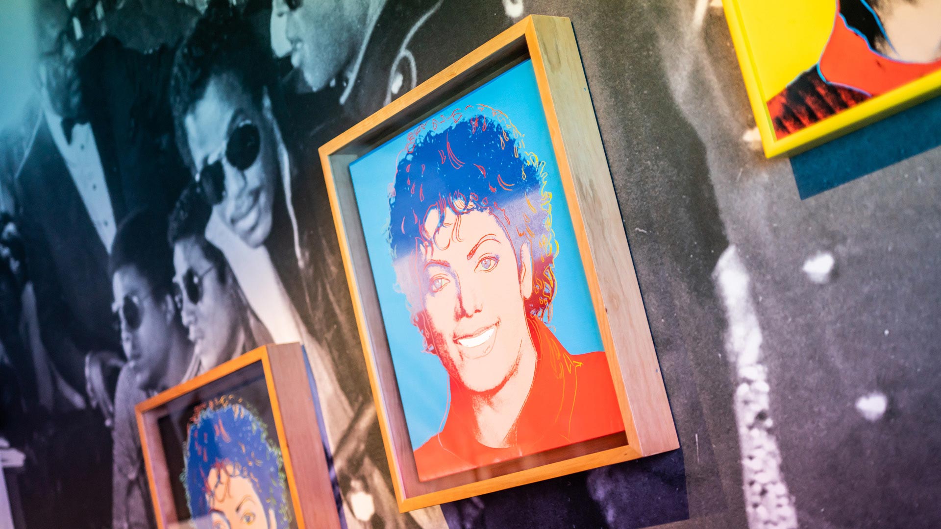 Il re del pop si mostra