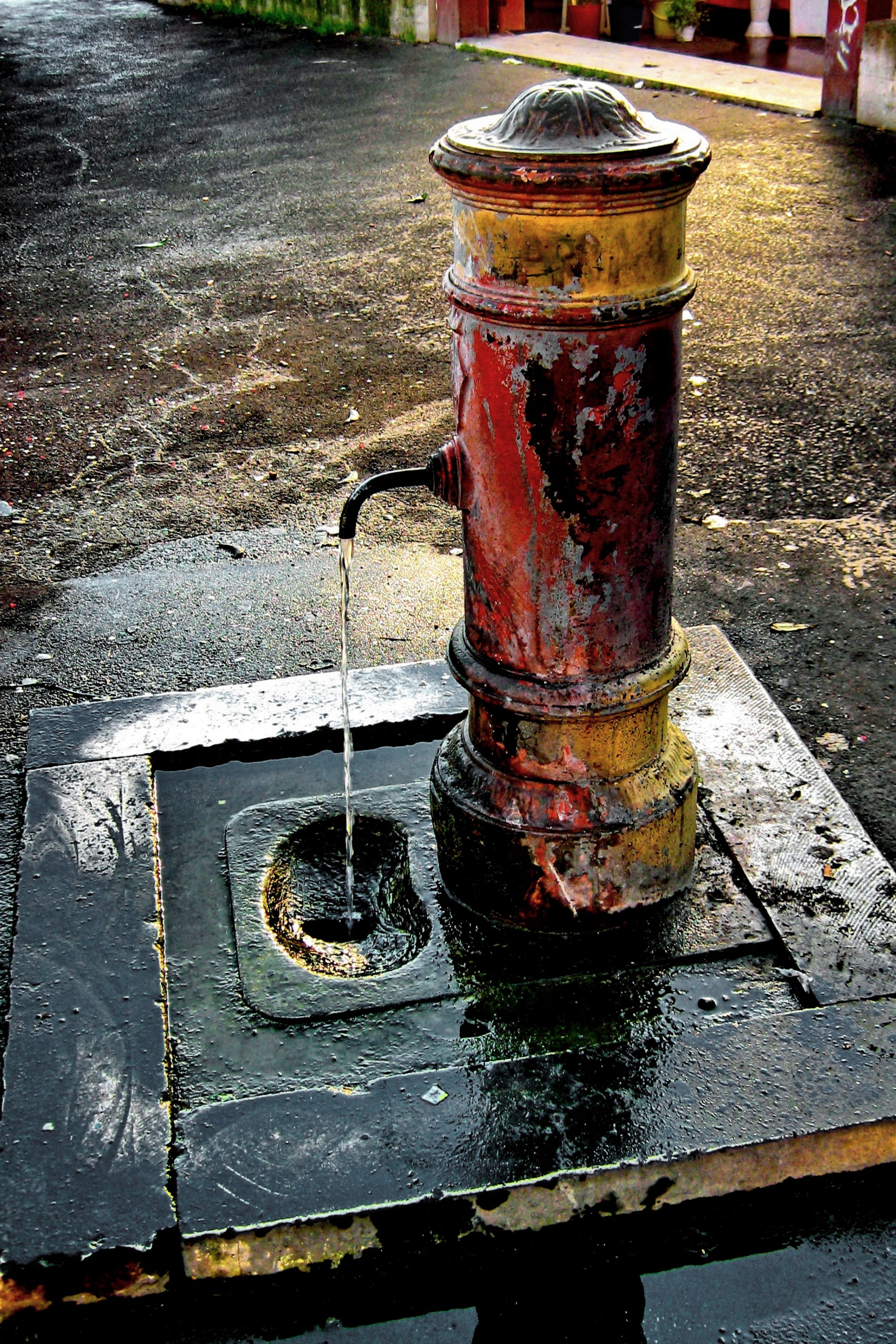 I francesi privatizzano l’acqua pubblica italiana