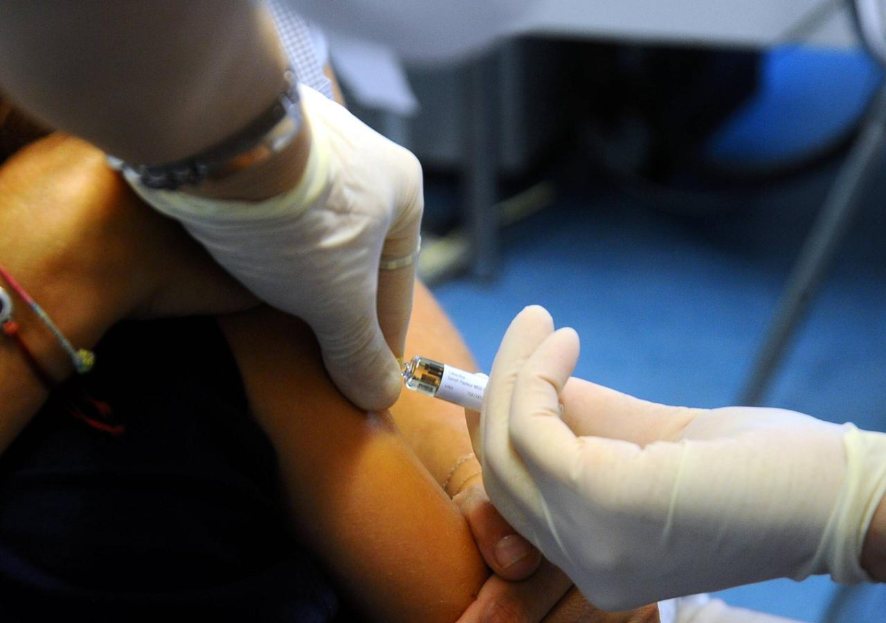 Vaccini, le Regioni pronte a ricorrere alla Consulta