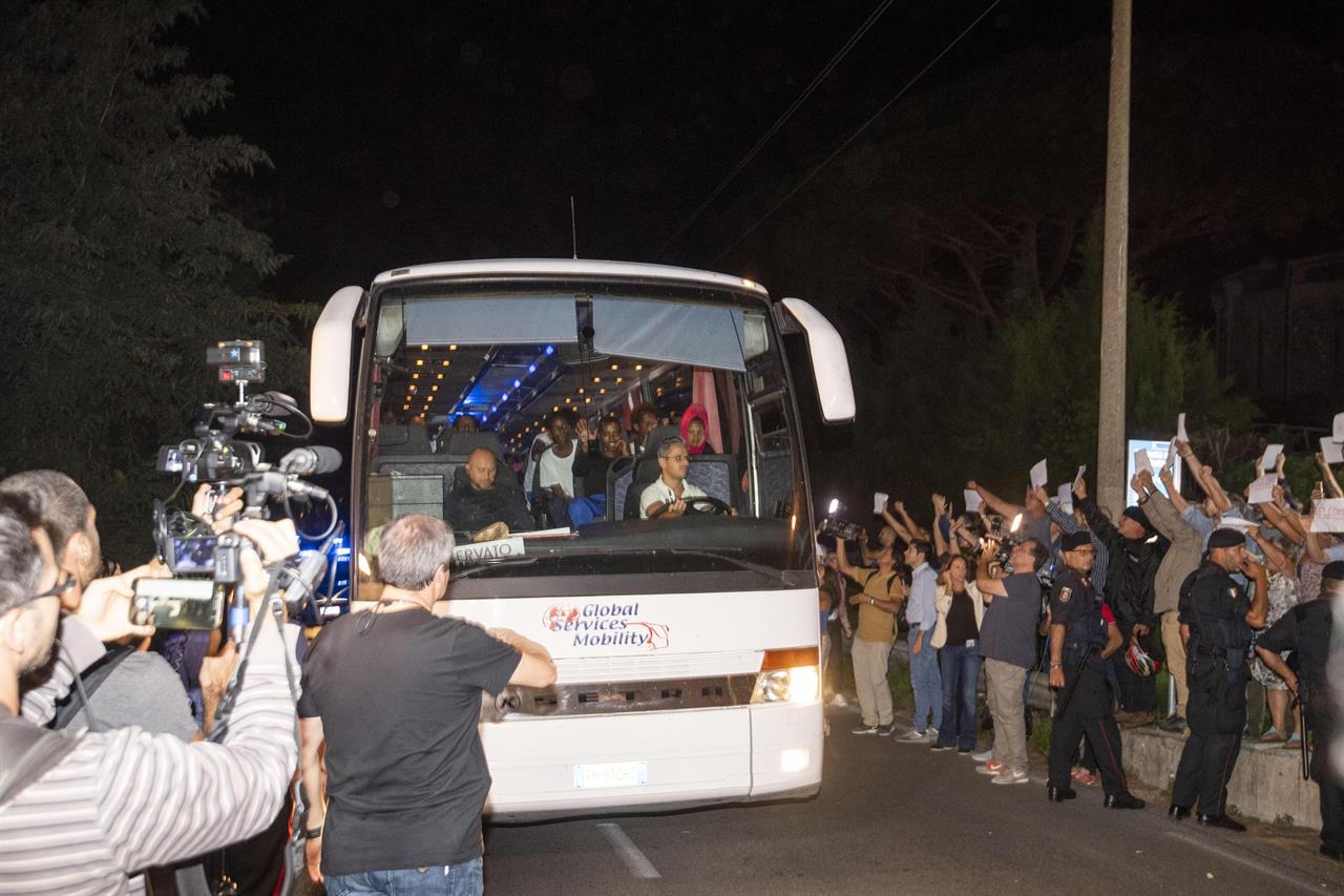 Chiesa e sinistra produttori di razzismo