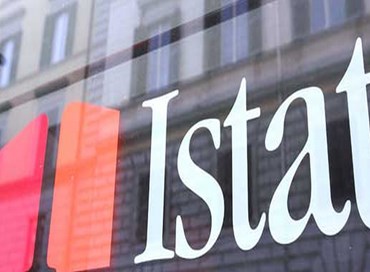 Giù gli occupati, si dimezzano i contratti a termine