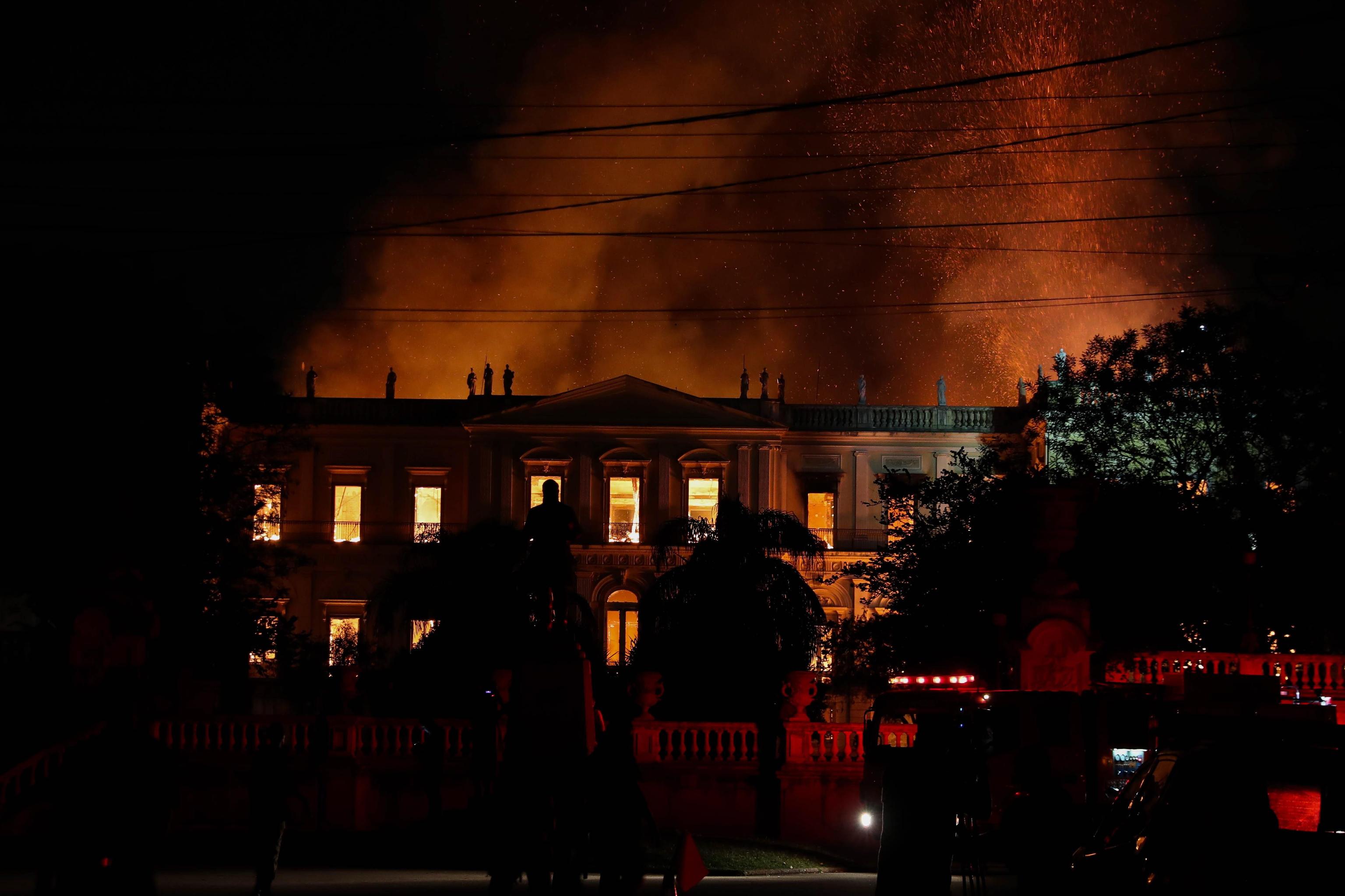 Un incendio ha devastato il Museo nazionale di Rio