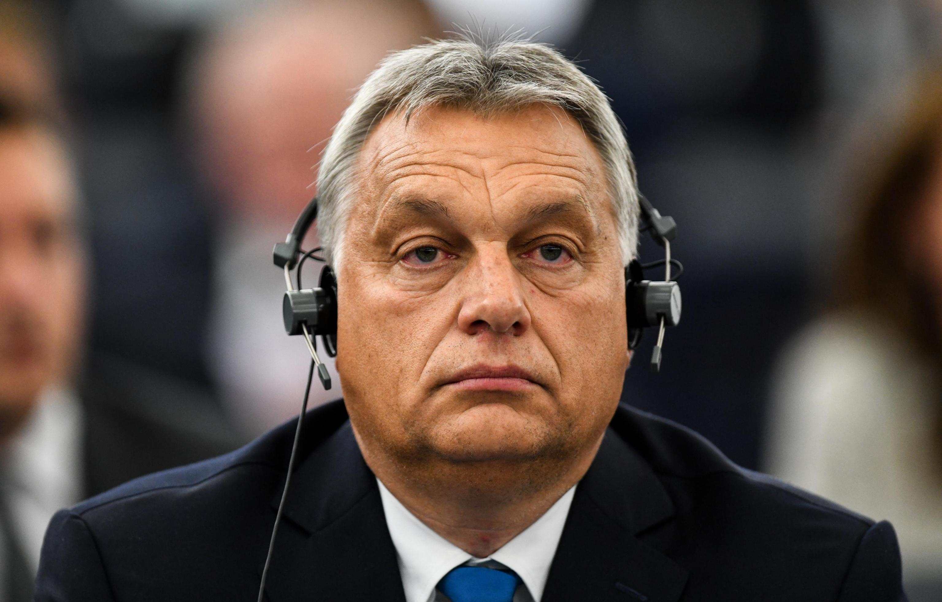 Orbán e la scelta di campo grillina