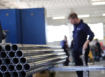 Istat: “brusca discesa della produzione industriale”