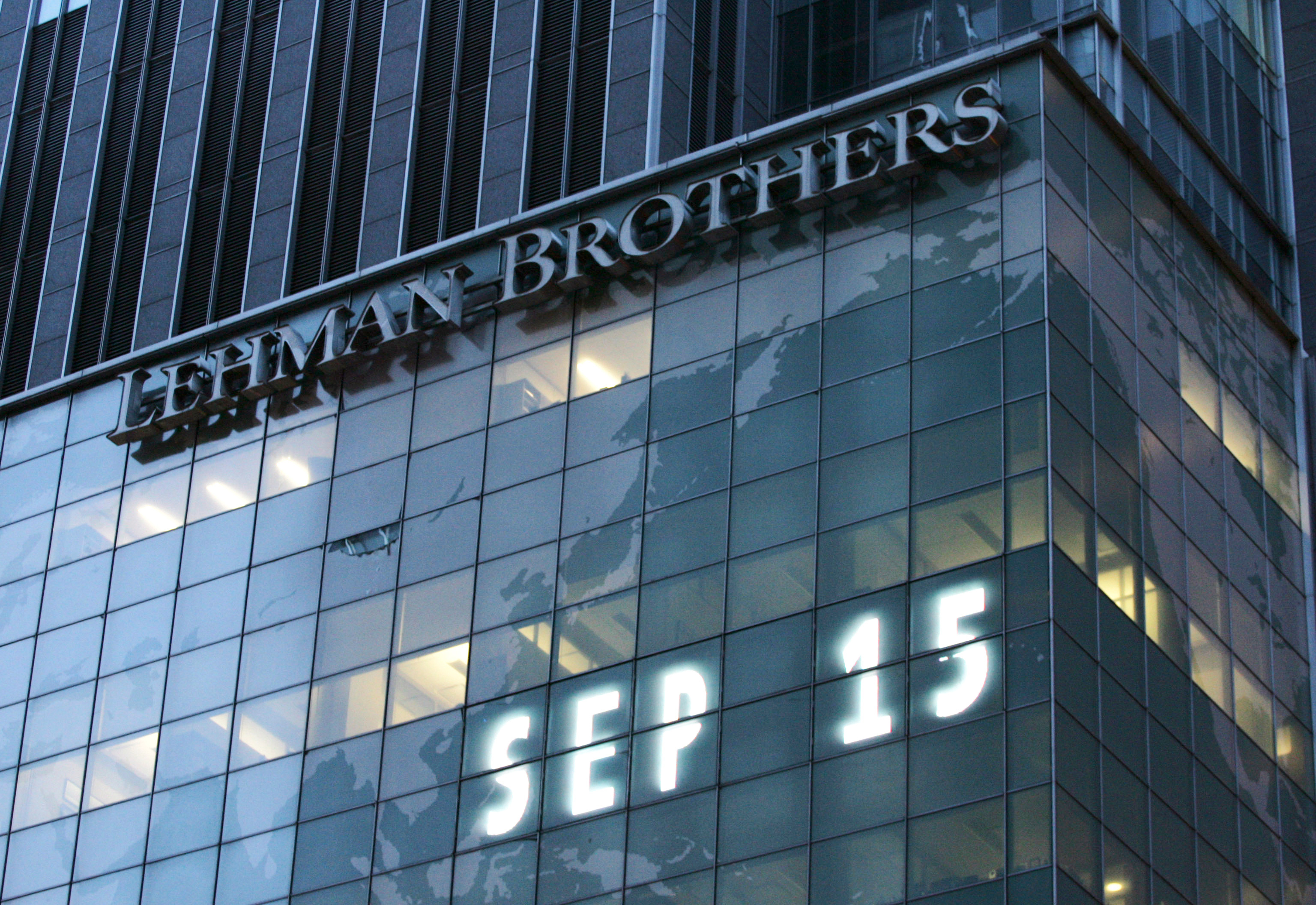 Dieci anni fa falliva Lehman, effetti crisi non svaniti 